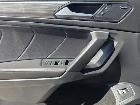 Used 2024 Volkswagen Tiguan SEL R-Line image 17