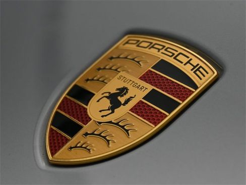 New 2025 Porsche Taycan GTS image 27