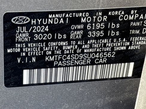 Used 2025 Genesis G90 3.5T image 36