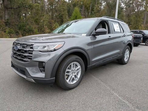 New 2026 Ford Explorer Active w/ Active Comfort Package image 8