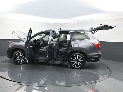 Used 2019 Honda Pilot Touring image 42