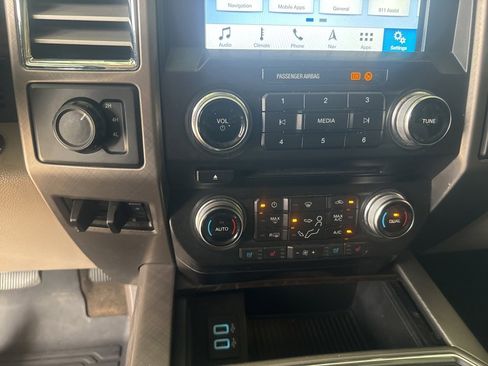 Used 2018 Ford F450 Limited image 12