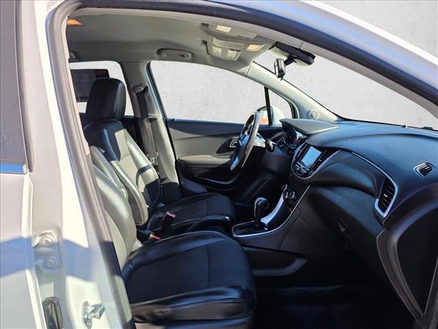 Used 2019 Chevrolet Trax LT w/ LT Convenience Package AWD/4WD image 11