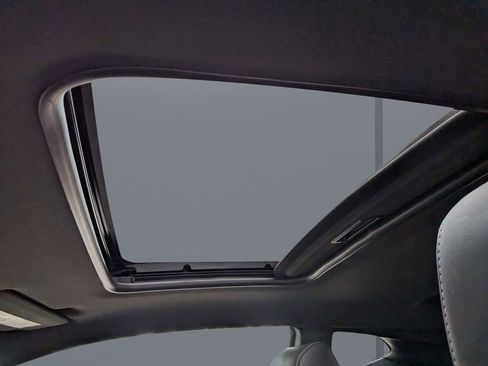 Used 2018 Chevrolet Camaro SS RWD image 15