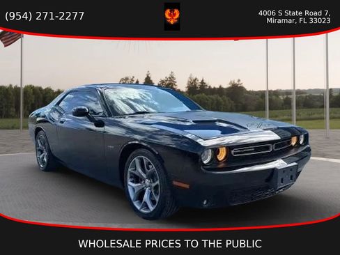 Used 2015 Dodge Challenger R/T w/ Quick Order Package 28B R/T image 3