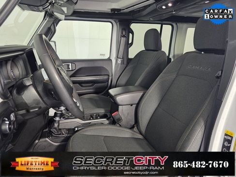 Used 2024 Jeep Wrangler Sahara image 10