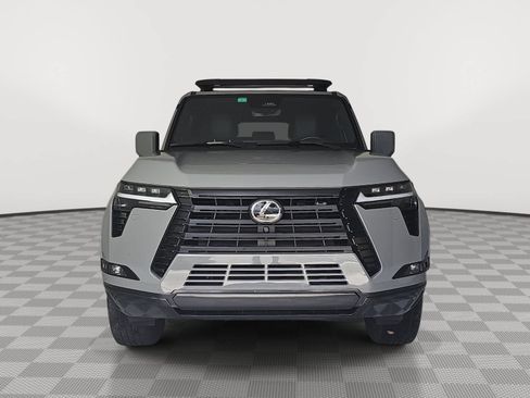 Used 2024 Lexus GX 550 w/ Cold Area Package AWD/4WD image 3