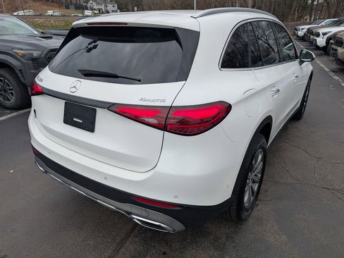 Used 2025 Mercedes-Benz GLC 300 4MATIC image 7