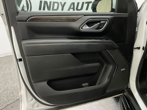 Used 2021 Chevrolet Suburban LT image 14