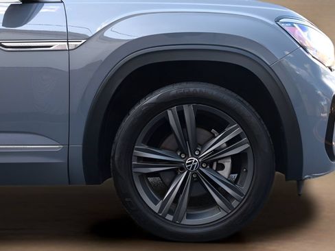 Used 2021 Volkswagen Atlas Cross Sport SE w/ V6 Towing Package FWD image 18
