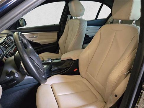 Used 2017 BMW 330i Sedan RWD image 11