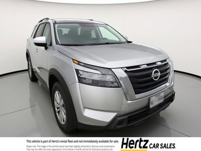 Used 2025 Nissan Pathfinder SV
