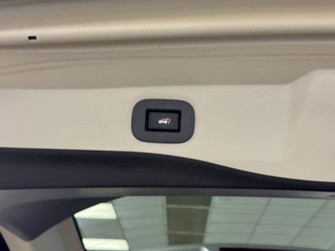 Used 2020 Nissan Rogue SV image 24