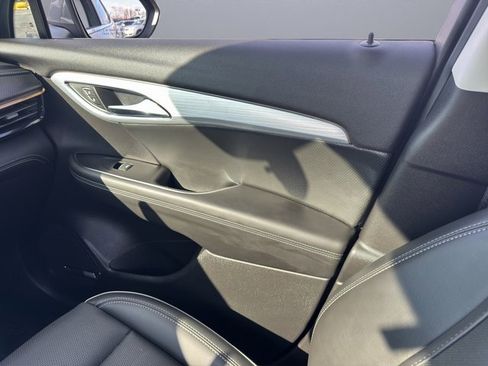 Used 2024 Buick Envision Avenir image 25