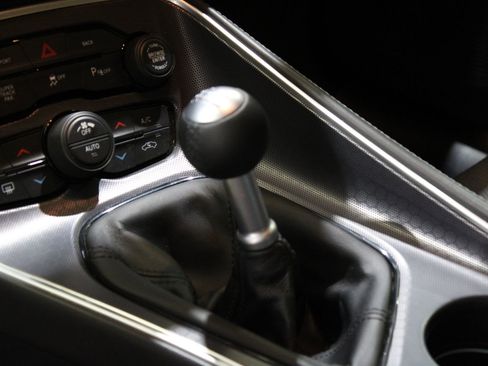 Used 2015 Dodge Challenger R/T Plus image 7