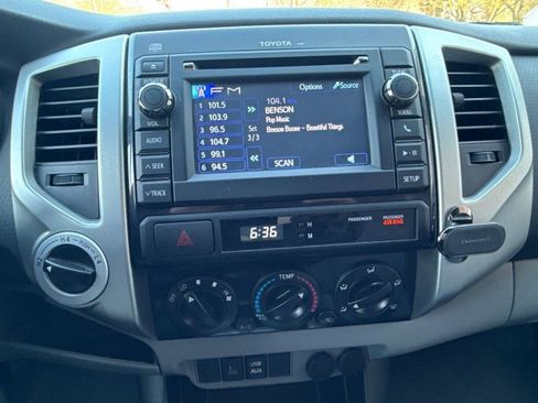 Used 2013 Toyota Tacoma 4x4 Double Cab w/ TRD Off-Road Pkg image 25