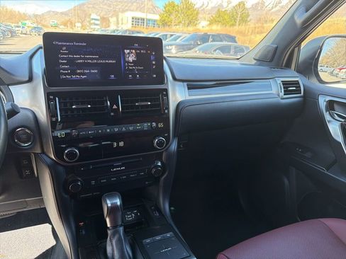 Used 2022 Lexus GX 460 Premium w/ Premium Package image 19