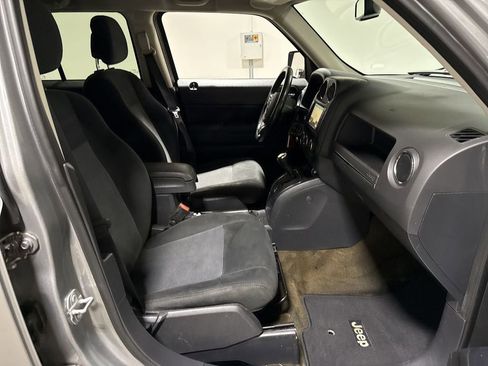 Used 2016 Jeep Patriot Latitude image 19