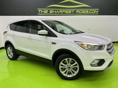 Used 2019 Ford Escape SE AWD/4WD image 1