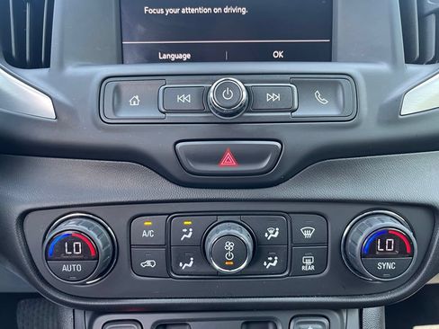 Used 2021 GMC Terrain SLE w/ Driver Convenience Package AWD/4WD image 17