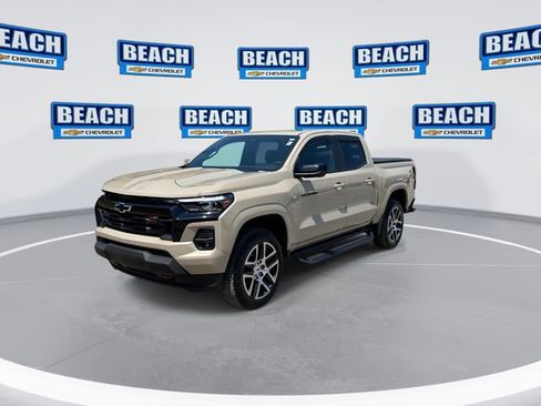 Used 2023 Chevrolet Colorado Z71 w/ Z71 Convenience Package 2 AWD/4WD image 4