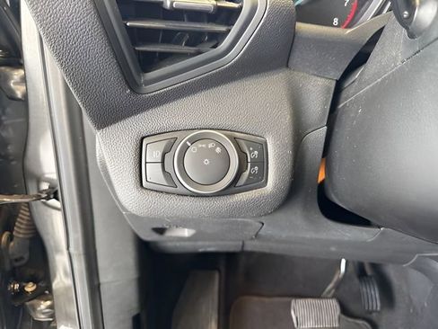 Used 2019 Ford Escape SE image 18