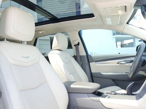 Used 2022 Cadillac XT5 Premium Luxury FWD image 25