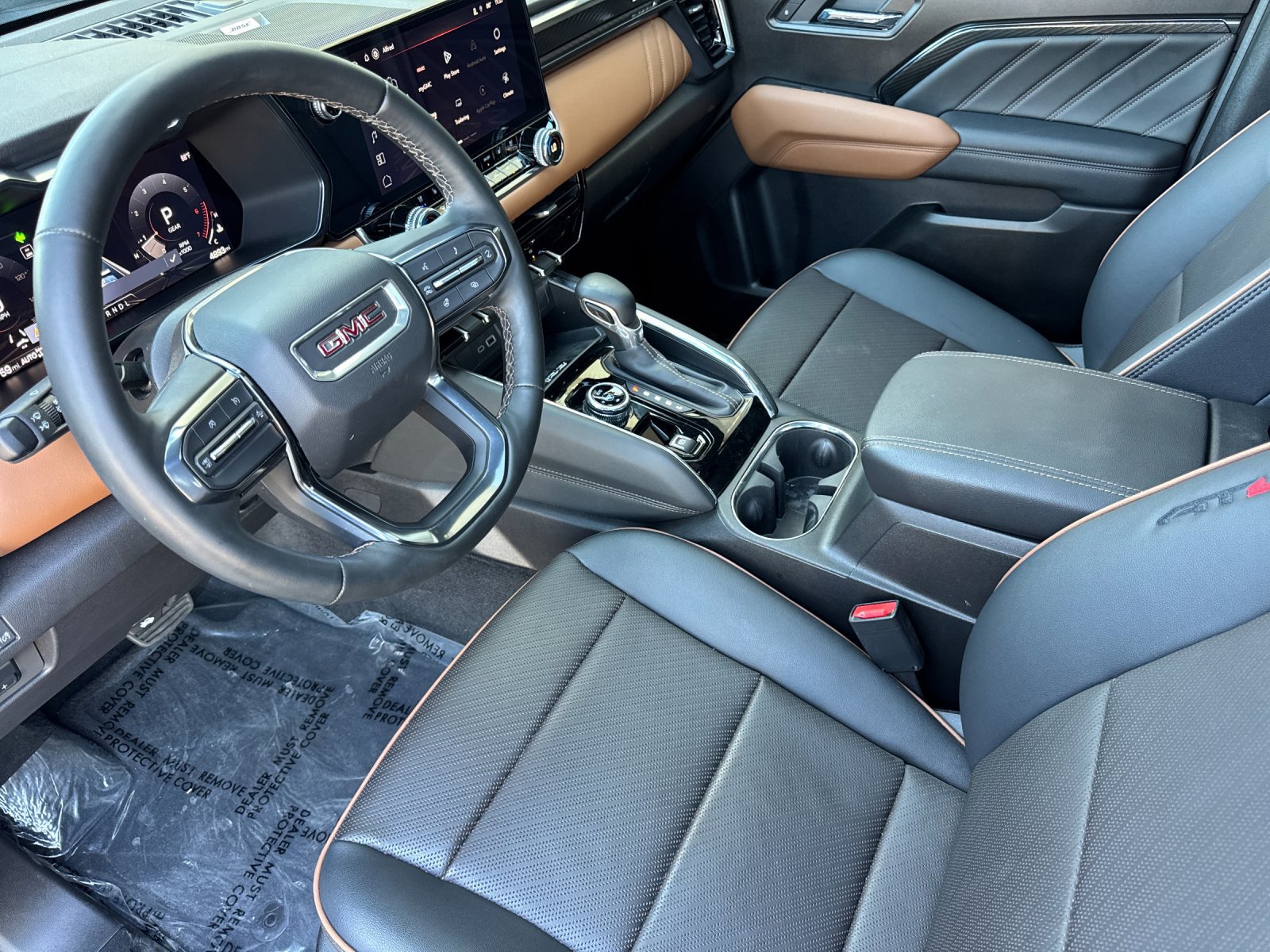 Used 2025 GMC Canyon AT4 w/ Technology Plus Package AWD/4WD image 10