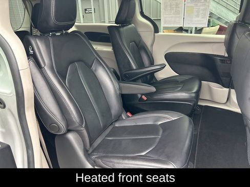 Used 2022 Chrysler Pacifica Touring-L FWD image 27