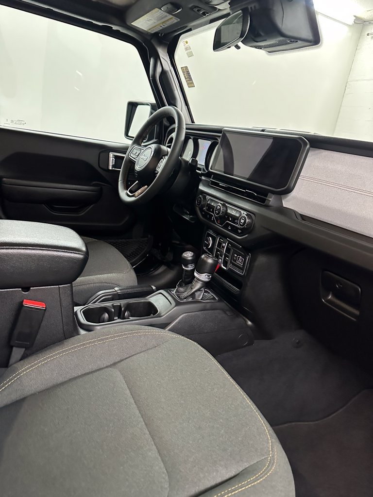 Used 2024 Jeep Wrangler Unlimited w/ Convenience Group AWD/4WD image 35
