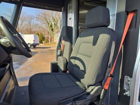 Used 2025 Chevrolet Brightdrop 400 w/ Battery Pack, Max Range image 15