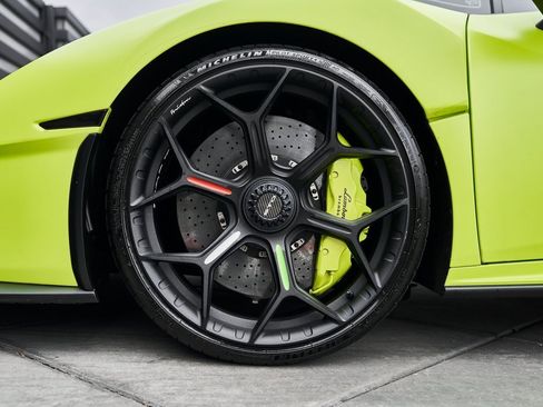 Used 2022 Lamborghini Huracan STO image 3