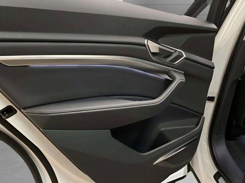 Used 2024 Audi Q8 e-tron Premium Plus w/ Premium Plus Package image 71