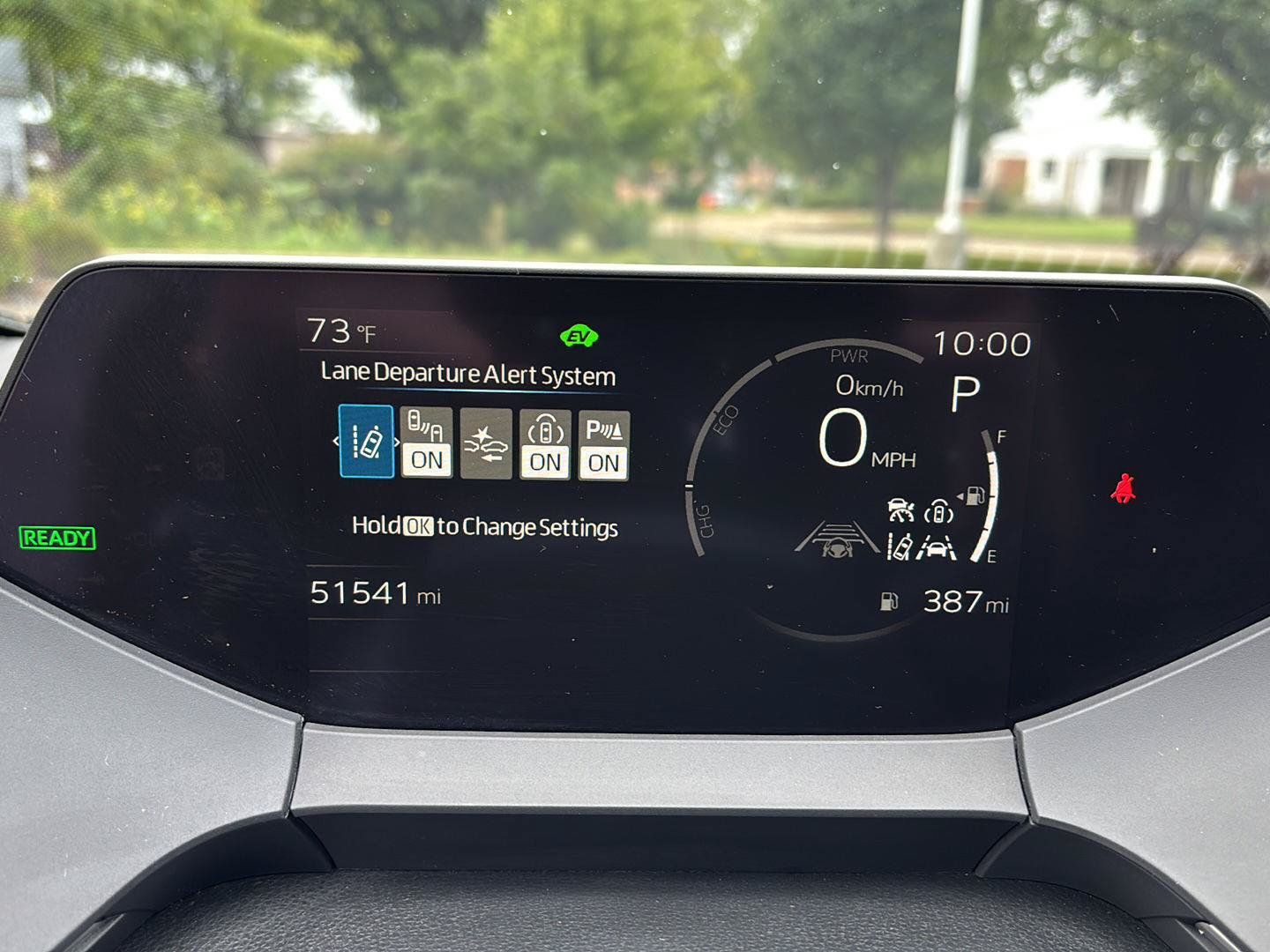 Used 2024 Toyota Prius LE FWD image 3