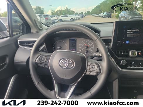 Used 2024 Toyota Corolla Cross LE w/ Moonroof Package AWD/4WD image 21