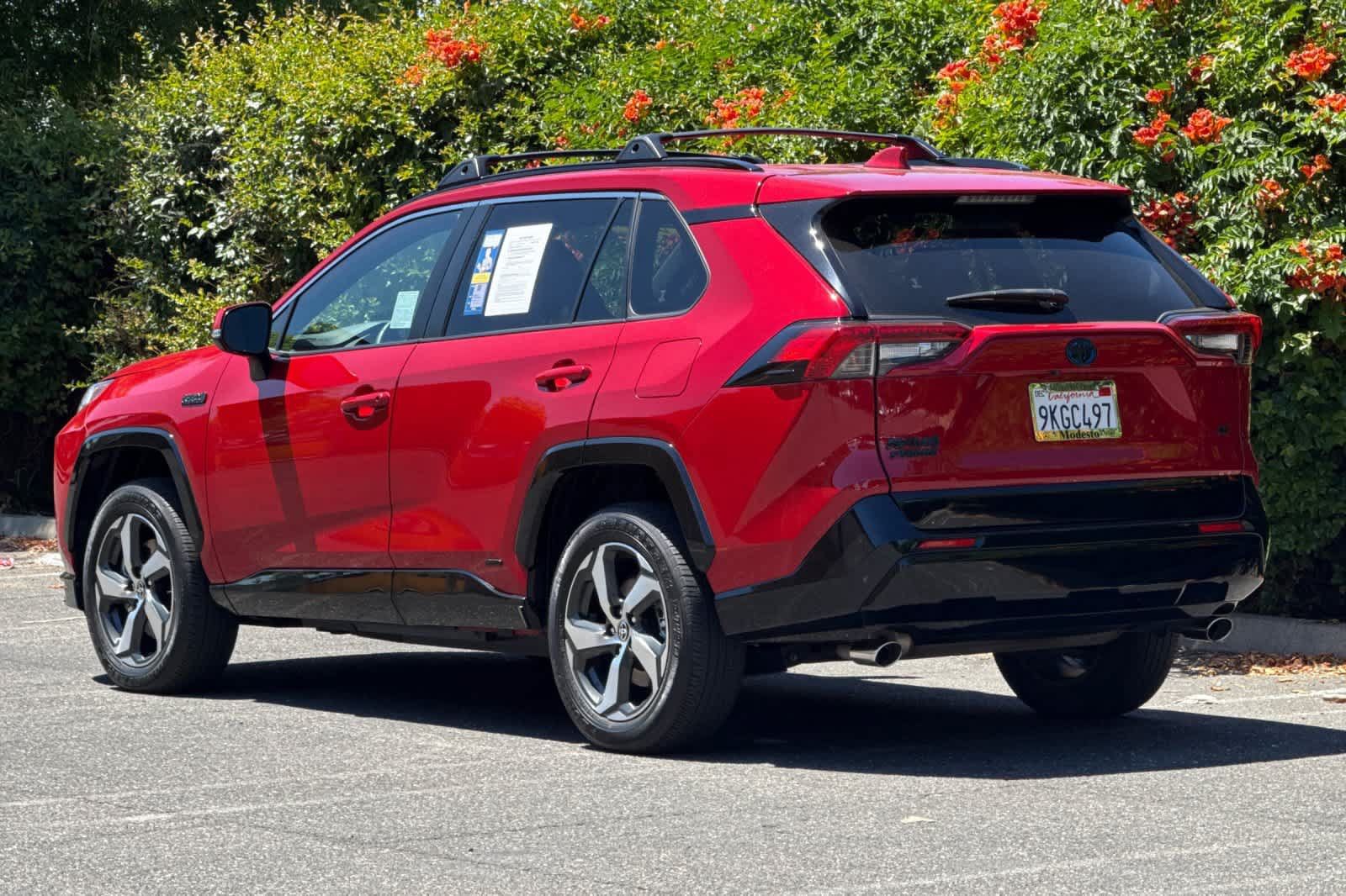 Used 2024 Toyota RAV4 SE w/ Weather & Moonroof Package AWD/4WD image 26