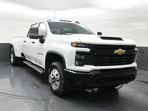 Used 2026 Chevrolet Silverado 3500 W/T AWD/4WD image 8