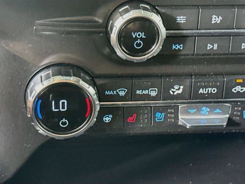 Used 2021 Ford F150 Lariat w/ Equipment Group 502A High AWD/4WD image 16