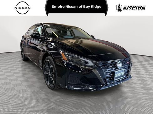 Used 2024 Nissan Altima 2.5 SR w/ SR Premium Package AWD/4WD image 1