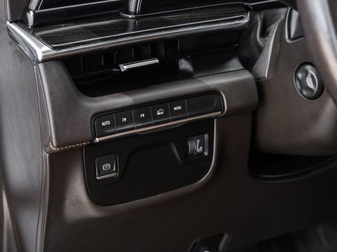 Used 2023 Cadillac Escalade Premium Luxury AWD/4WD image 30