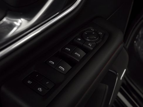 Used 2023 Chevrolet Suburban RST image 35