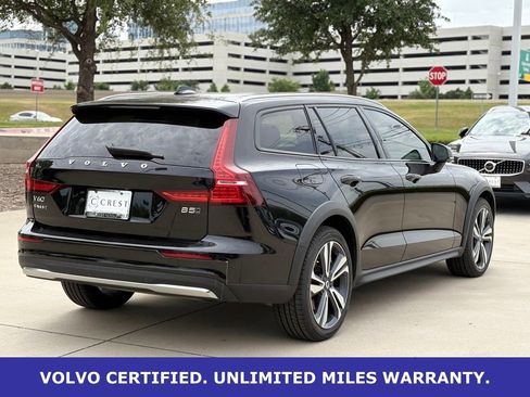 Certified 2025 Volvo V60 B5 Cross Country Plus AWD/4WD image 8