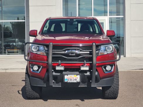 Used 2017 Chevrolet Colorado Z71 AWD/4WD image 2