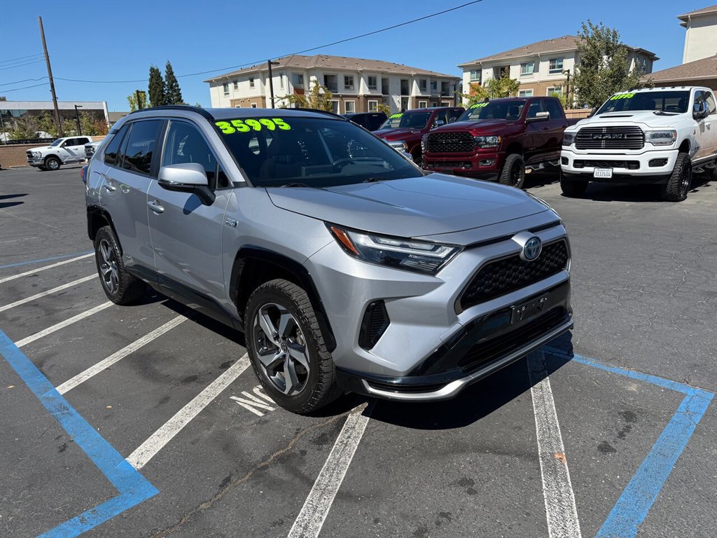 Used 2022 Toyota RAV4 SE w/ Weather & Moonroof Package AWD/4WD image 3