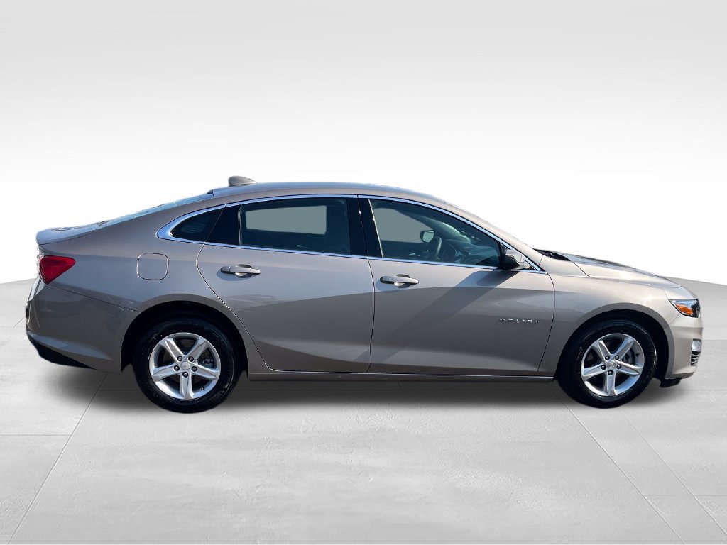 Used 2025 Chevrolet Malibu LT FWD image 6