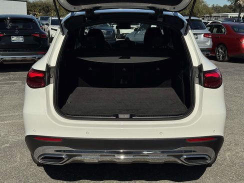 Used 2024 Mercedes-Benz GLC 300 4MATIC image 11