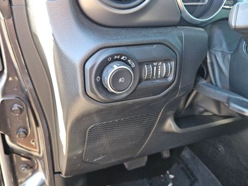 Used 2022 Jeep Wrangler Unlimited Sport image 13