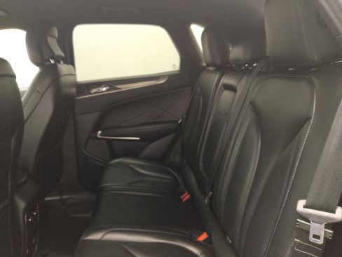 Used 2019 Lincoln MKC Premiere FWD image 18
