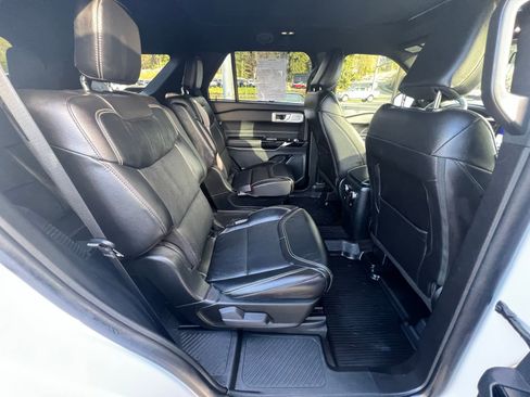 Used 2023 Ford Explorer ST w/ Equipment Group 401A image 18