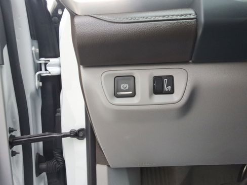 Used 2023 GMC Acadia SLE w/ Driver Convenience Package image 20